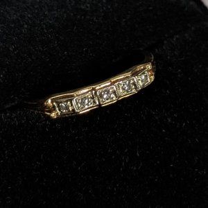 Pyramid Detail Diamond Wedding Band with Milgrain